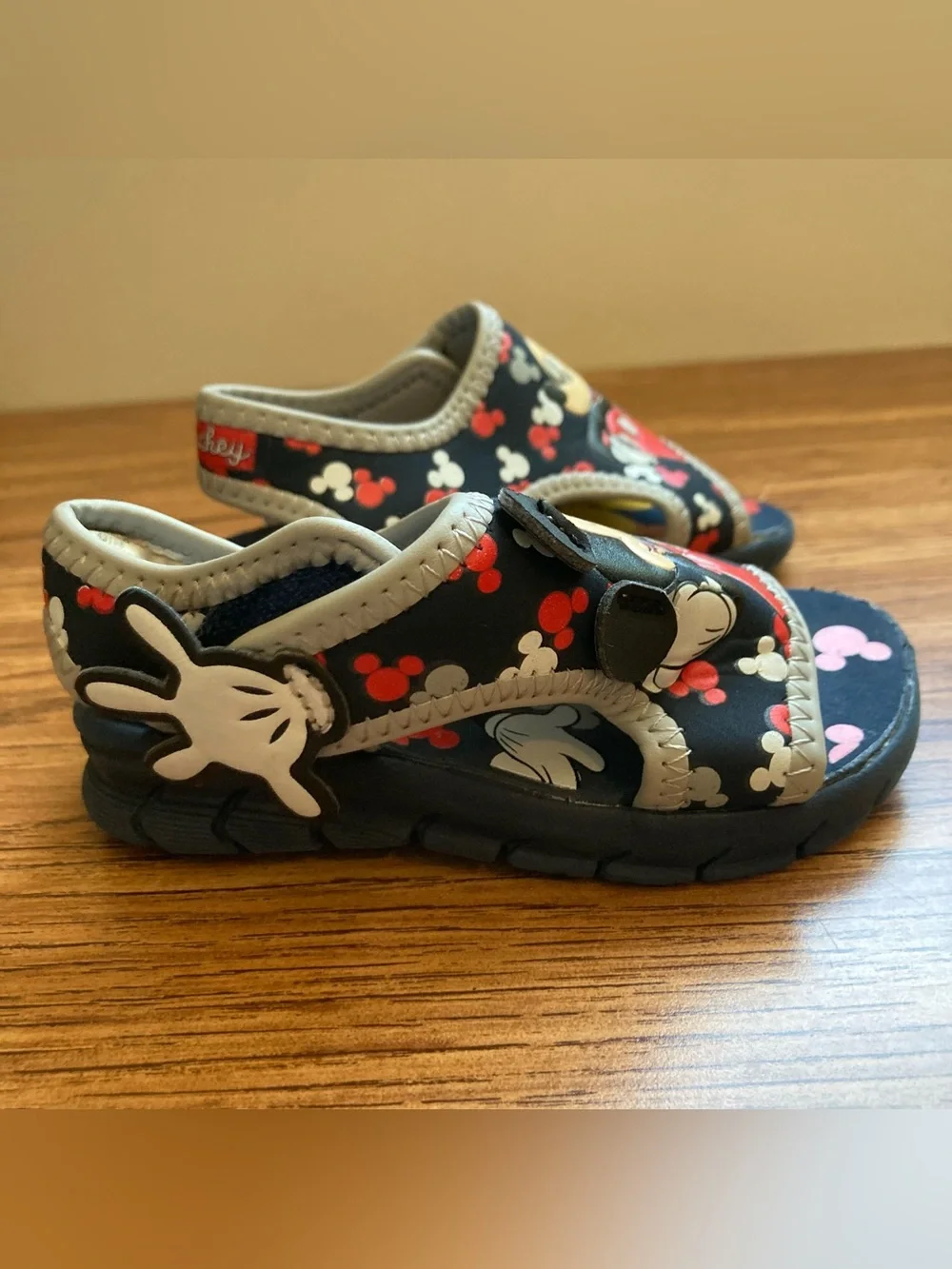 5/$15 Disney Mickey Mouse Navy and Red Kids Sandals 6